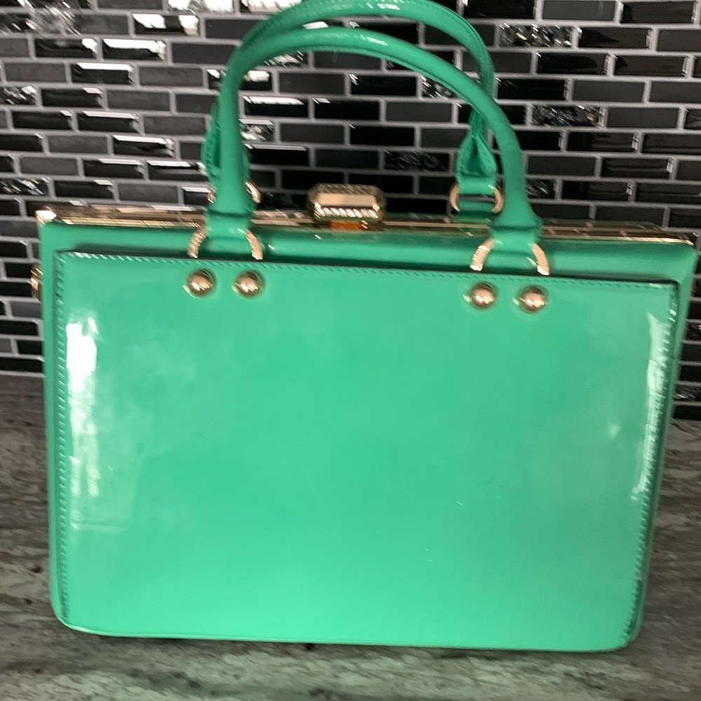 Patten leather Purse